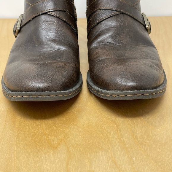 B.O.C. Brown Vegan Leather Ankle Boots w/Strap & Buckle Detail Zippered Size 8 - Picture 3 of 10